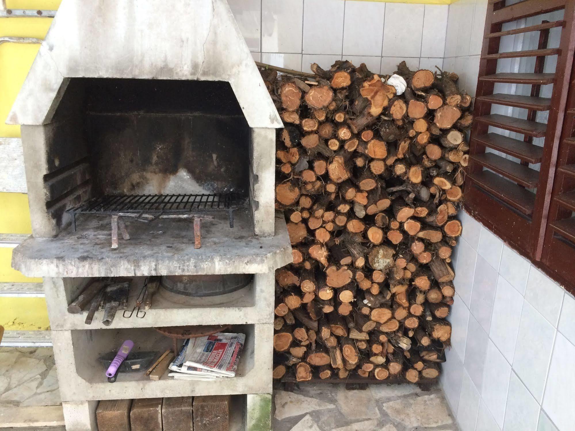 Pansion Begic Hotell Omiš Exteriör bild