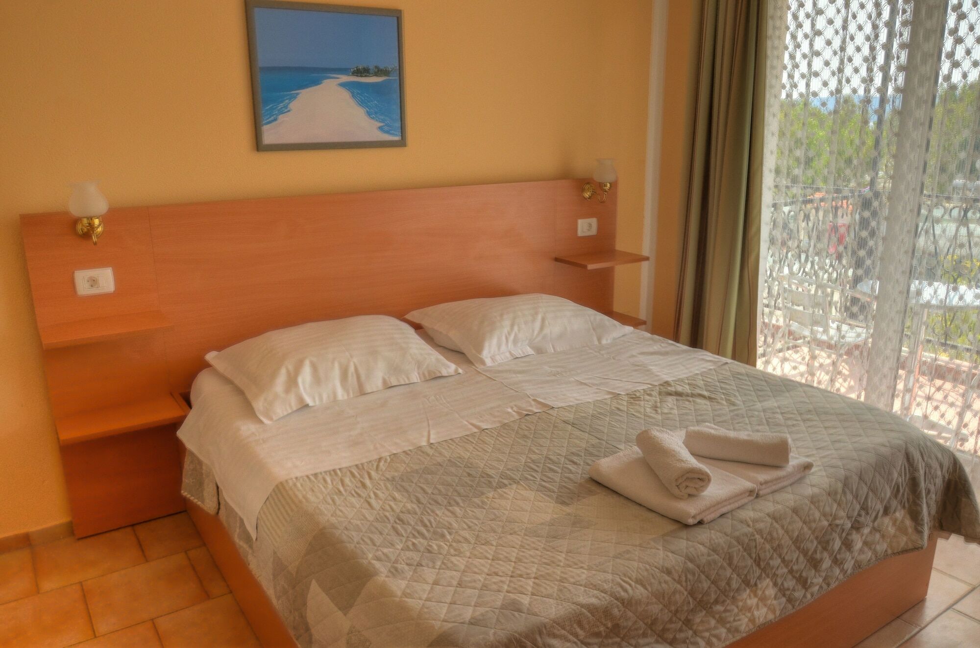 Pansion Begic Hotell Omiš Exteriör bild